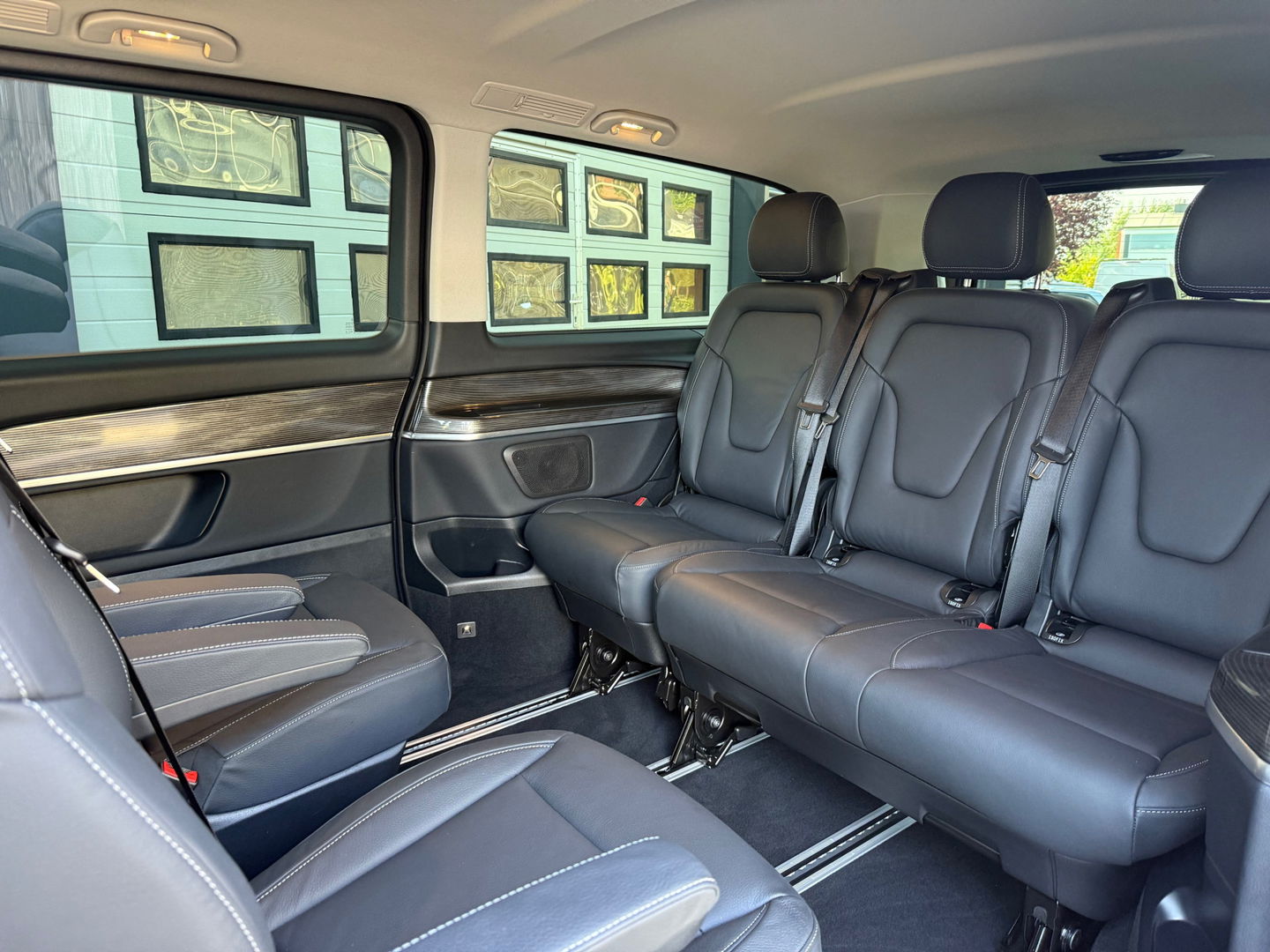 Mercedes-Benz EQV 300 90 kWh - L3 Extra Lang - Airmatic - Leder 2+2+3=7 Persoons