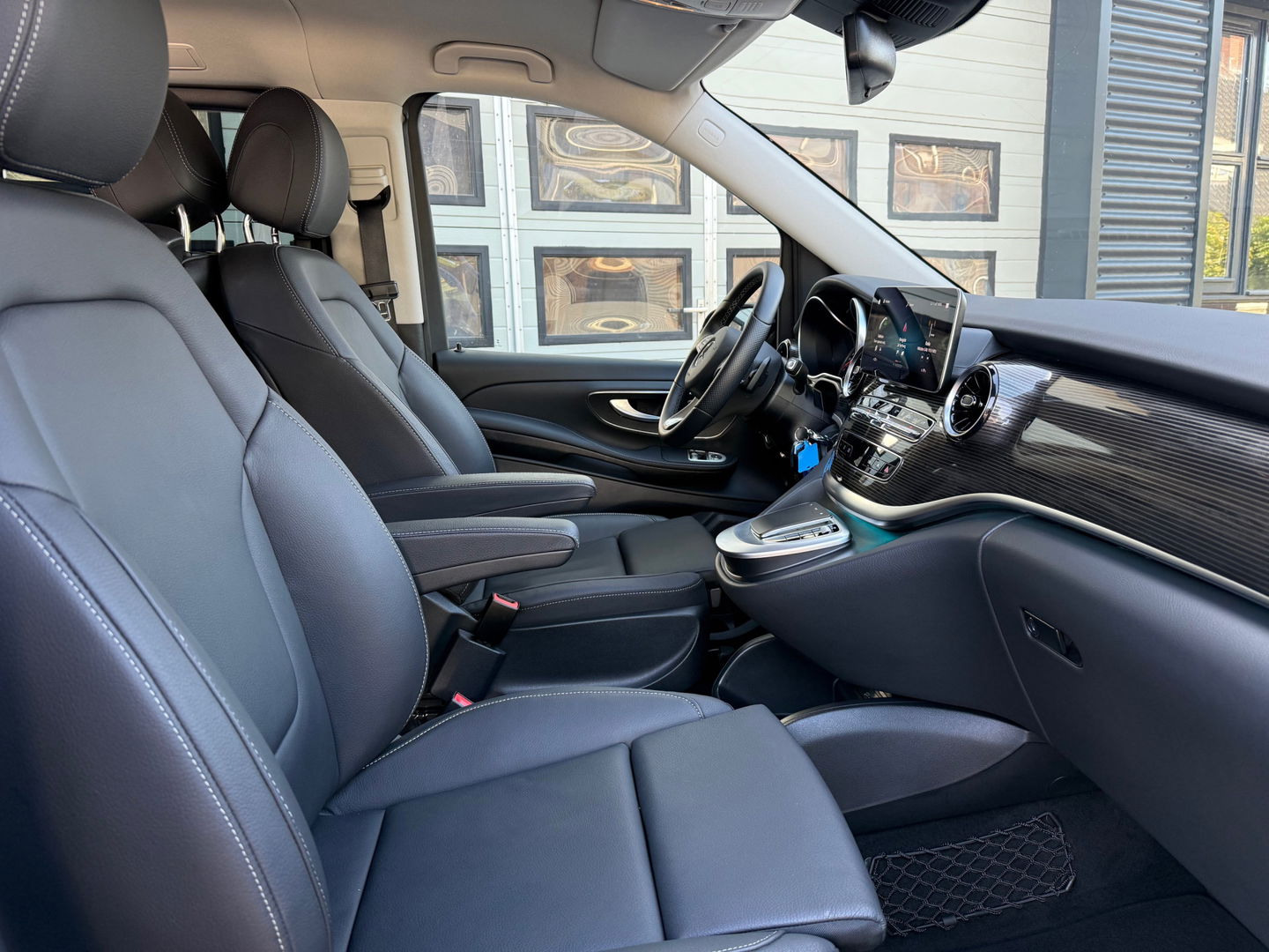 Mercedes-Benz EQV 300 90 kWh - L3 Extra Lang - Airmatic - Leder 2+2+3=7 Persoons