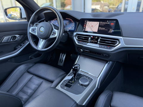 BMW 3 Serie Touring 320e xDrive High Ex M-Sport|SOH92%|Pano|Laser|M-seats|Memory|CoPilot|HiFi|HUD|Trekhaak