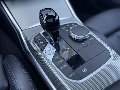 BMW 3 Serie Touring 320e xDrive High Ex M-Sport|SOH92%|Pano|Laser|M-seats|Memory|CoPilot|HiFi|HUD|Trekhaak