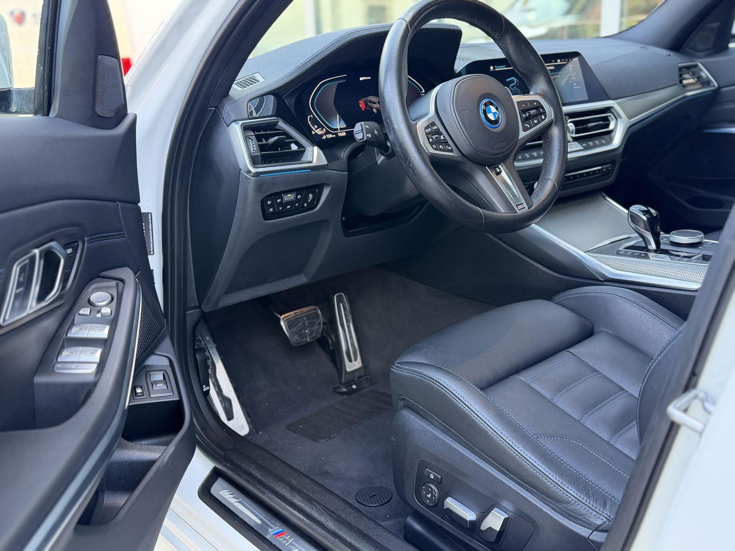 BMW 3 Serie Touring 320e xDrive High Ex M-Sport|SOH92%|Pano|Laser|M-seats|Memory|CoPilot|HiFi|HUD|Trekhaak