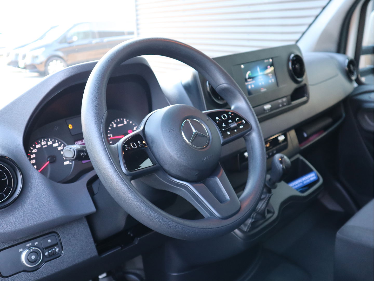 Mercedes-Benz Sprinter 515 CDI Euro 6 Bakwagen Laadklep Zijdeur - MBUX - Clima
