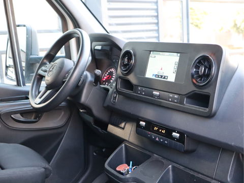 Mercedes-Benz Sprinter 515 CDI Automaat Euro 6 Bakwagen Laadklep - MBUX - Camera
