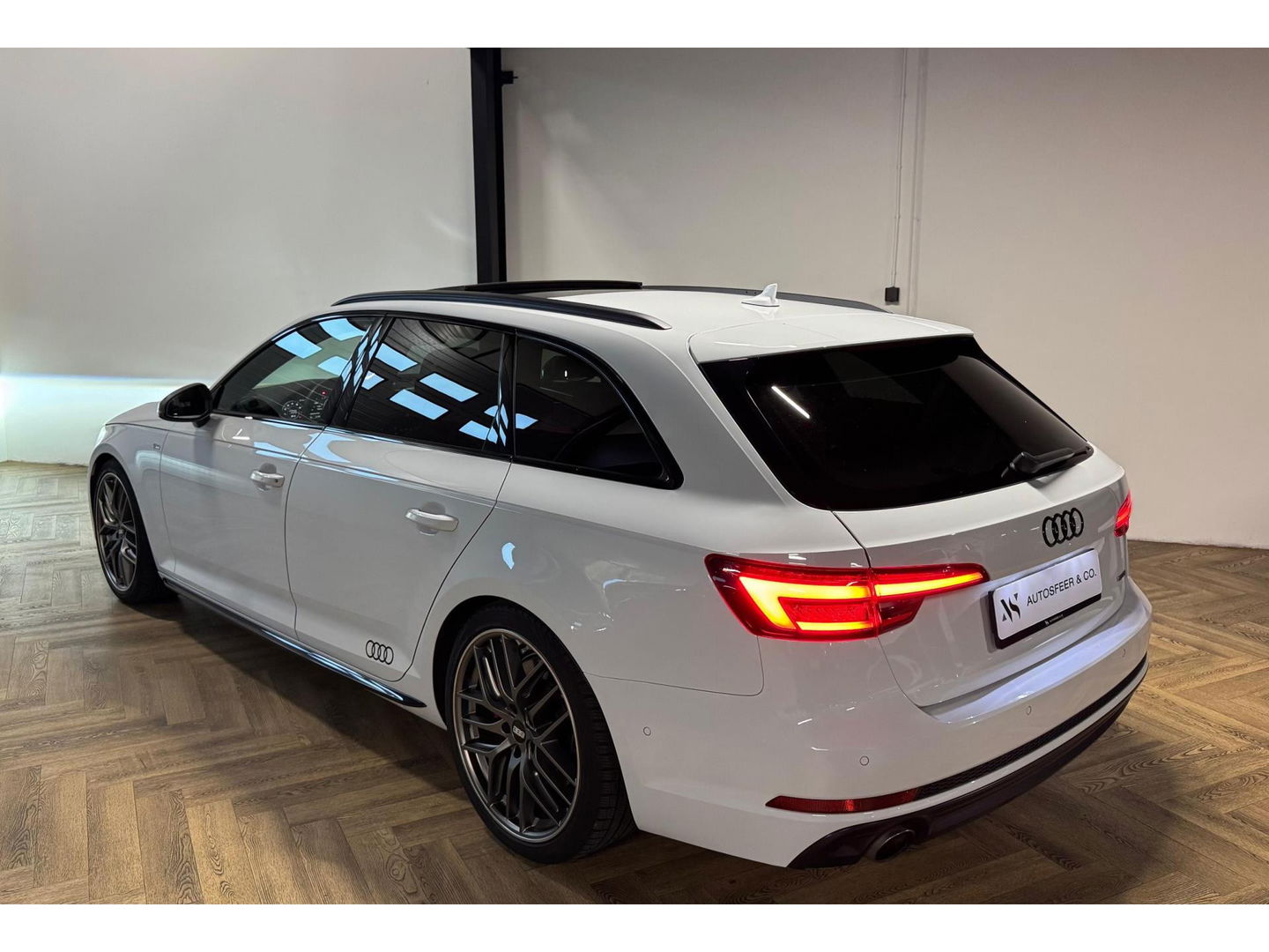 Audi A4 Avant 2.0 TFSI MHEV quattro S Line PANO KEYLESS