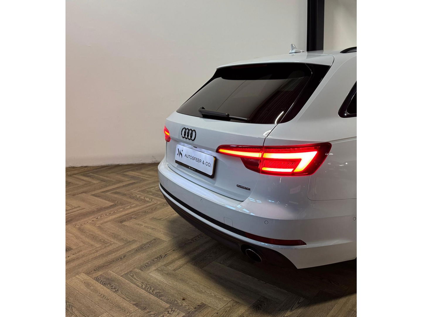 Audi A4 Avant 2.0 TFSI MHEV quattro S Line PANO KEYLESS