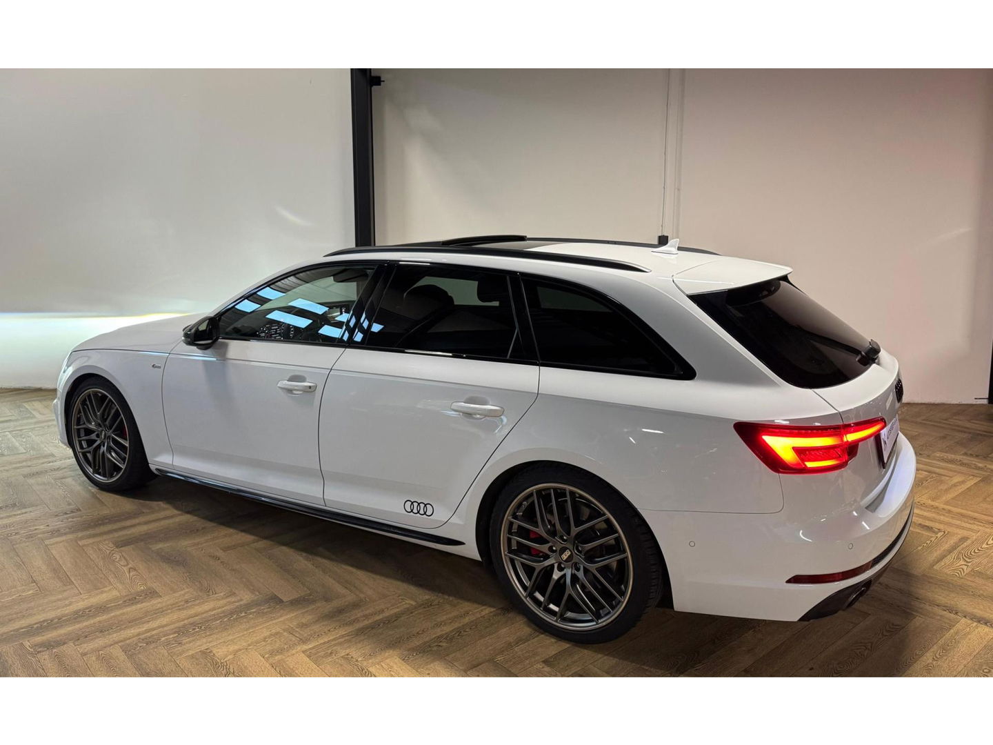 Audi A4 Avant 2.0 TFSI MHEV quattro S Line PANO KEYLESS
