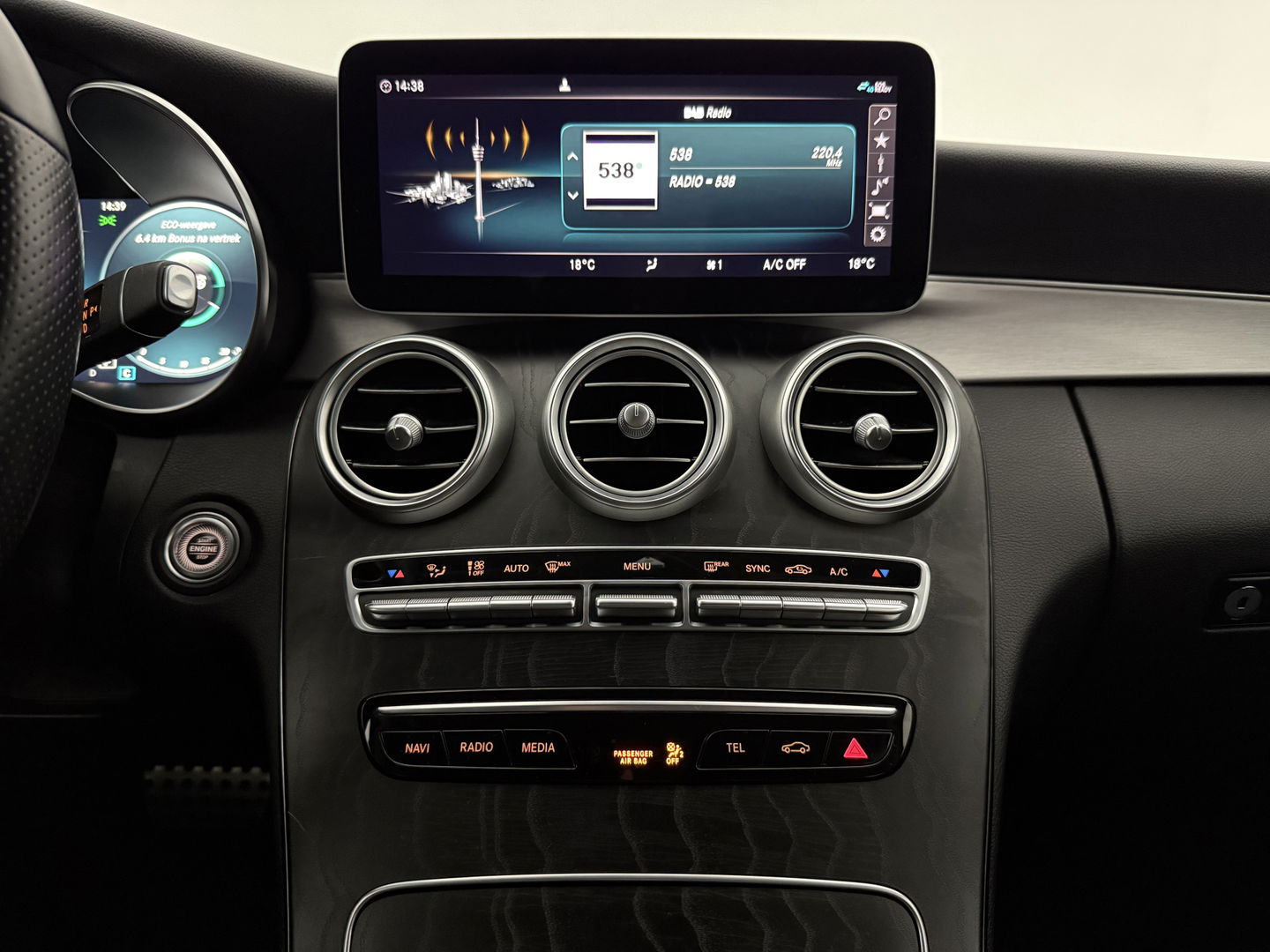 Mercedes-Benz C-Klasse 180 AMG | Virtual | Camera | LED | Adaptive Cruise | Navigatie | Parkeersens. l NAP