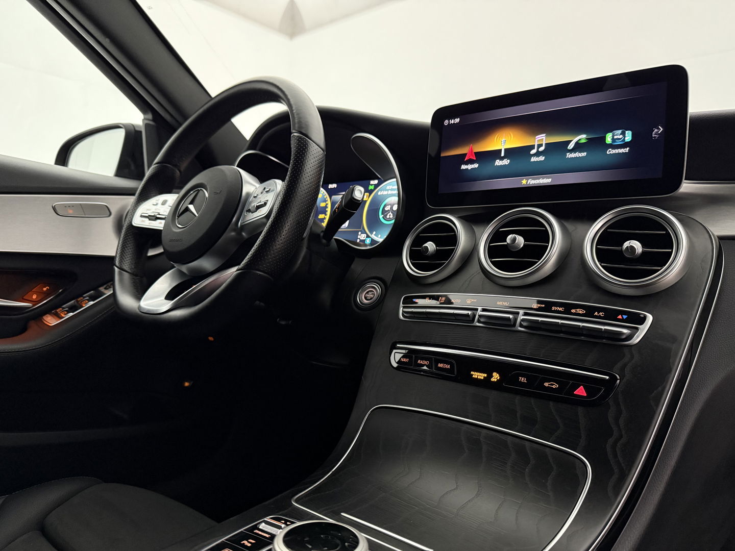 Mercedes-Benz C-Klasse 180 AMG | Virtual | Camera | LED | Adaptive Cruise | Navigatie | Parkeersens. l NAP