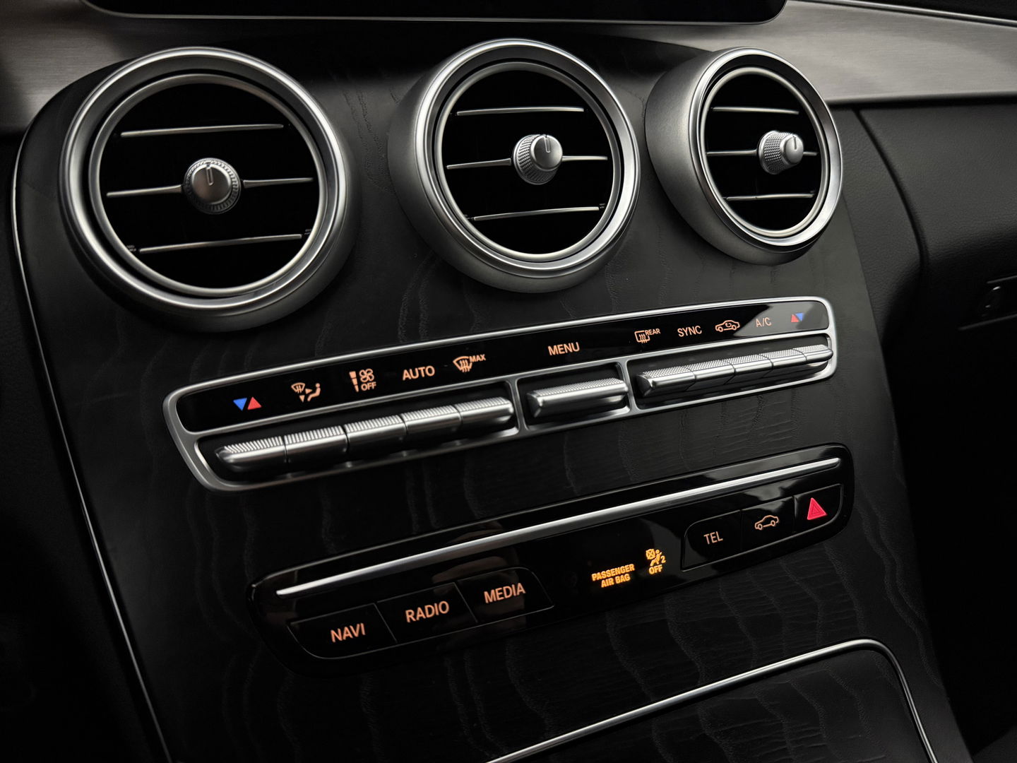 Mercedes-Benz C-Klasse 180 AMG | Virtual | Camera | LED | Adaptive Cruise | Navigatie | Parkeersens. l NAP