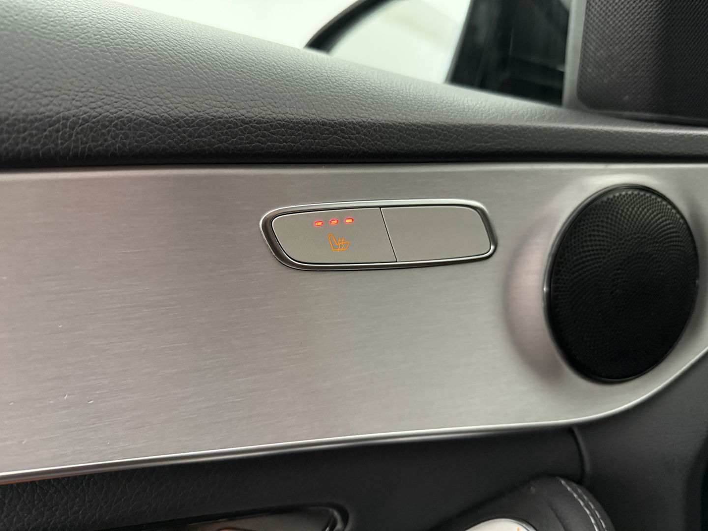 Mercedes-Benz C-Klasse 180 AMG | Virtual | Camera | LED | Adaptive Cruise | Navigatie | Parkeersens. l NAP