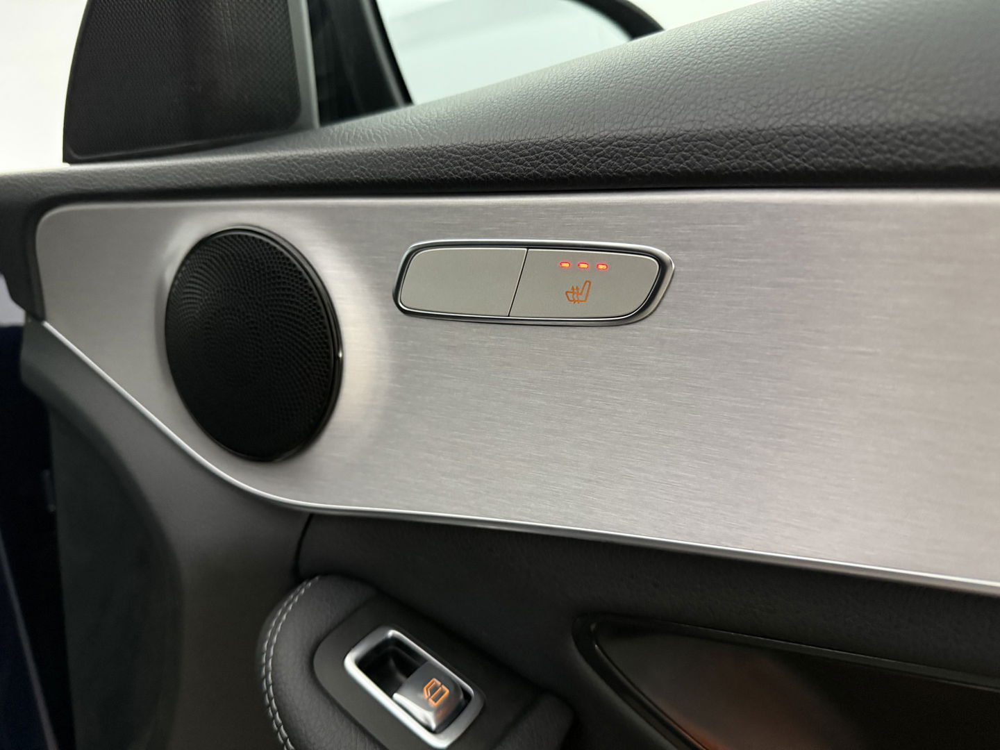 Mercedes-Benz C-Klasse 180 AMG | Virtual | Camera | LED | Adaptive Cruise | Navigatie | Parkeersens. l NAP