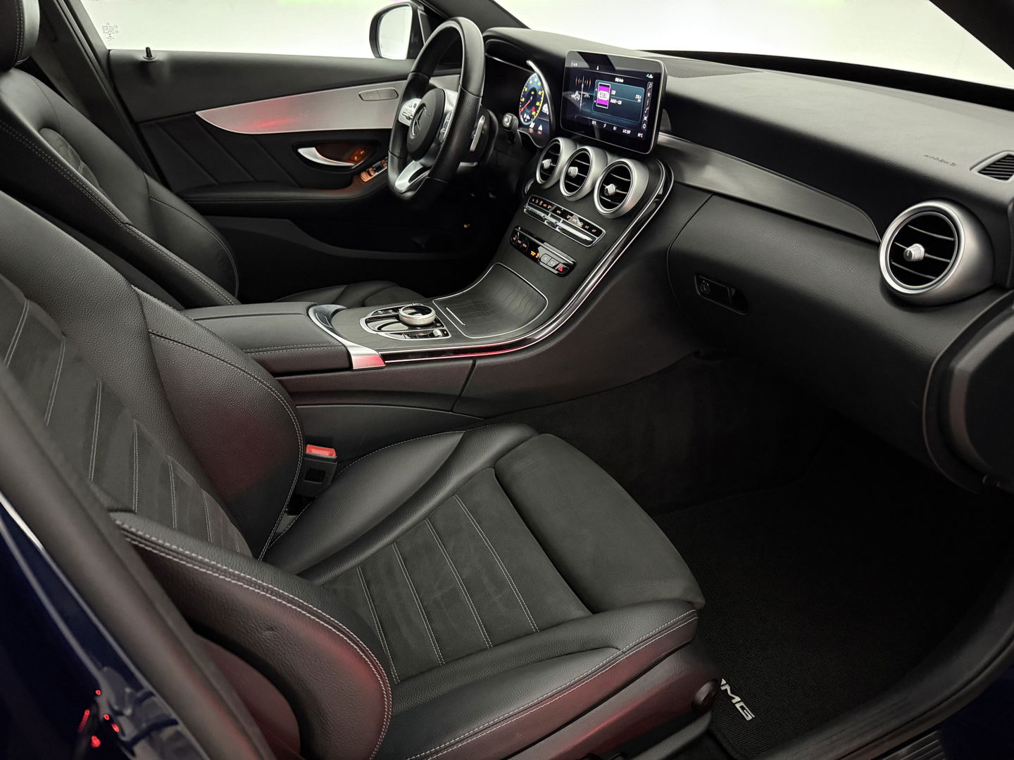 Mercedes-Benz C-Klasse 180 AMG | Virtual | Camera | LED | Adaptive Cruise | Navigatie | Parkeersens. l NAP