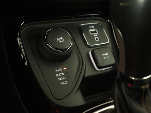 Jeep Compass 1.4 MultiAir Opening Edition 4x4 | Origineel NL | Half leder | Xenon | Beats Audio | Carplay | Navigatie | Climate control | Parkeerhulp | Cruise control | Bluetooth