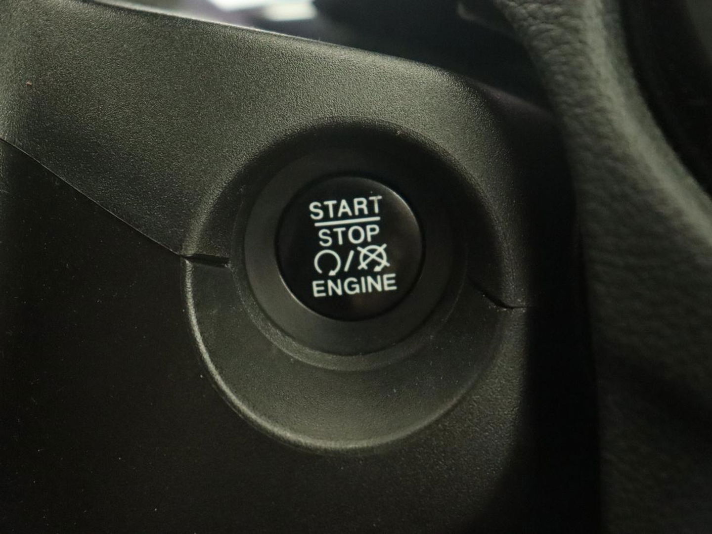 Jeep Compass 1.4 MultiAir Opening Edition 4x4 | Origineel NL | Half leder | Xenon | Beats Audio | Carplay | Navigatie | Climate control | Parkeerhulp | Cruise control | Bluetooth