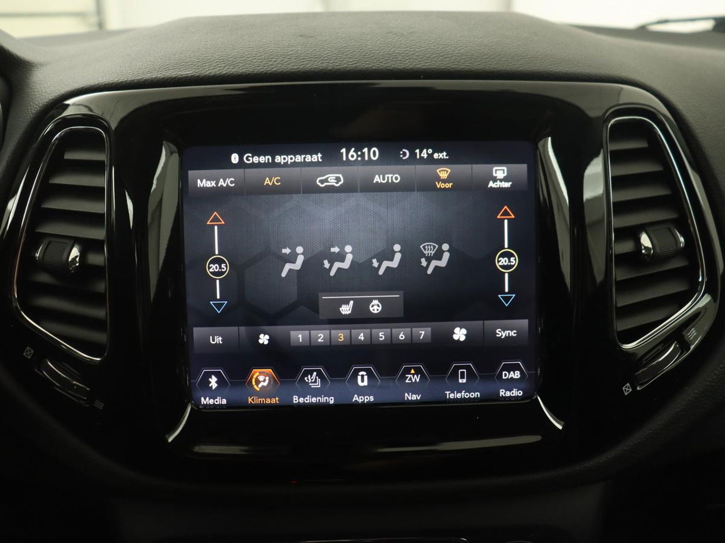 Jeep Compass 1.4 MultiAir Opening Edition 4x4 | Origineel NL | Half leder | Xenon | Beats Audio | Carplay | Navigatie | Climate control | Parkeerhulp | Cruise control | Bluetooth