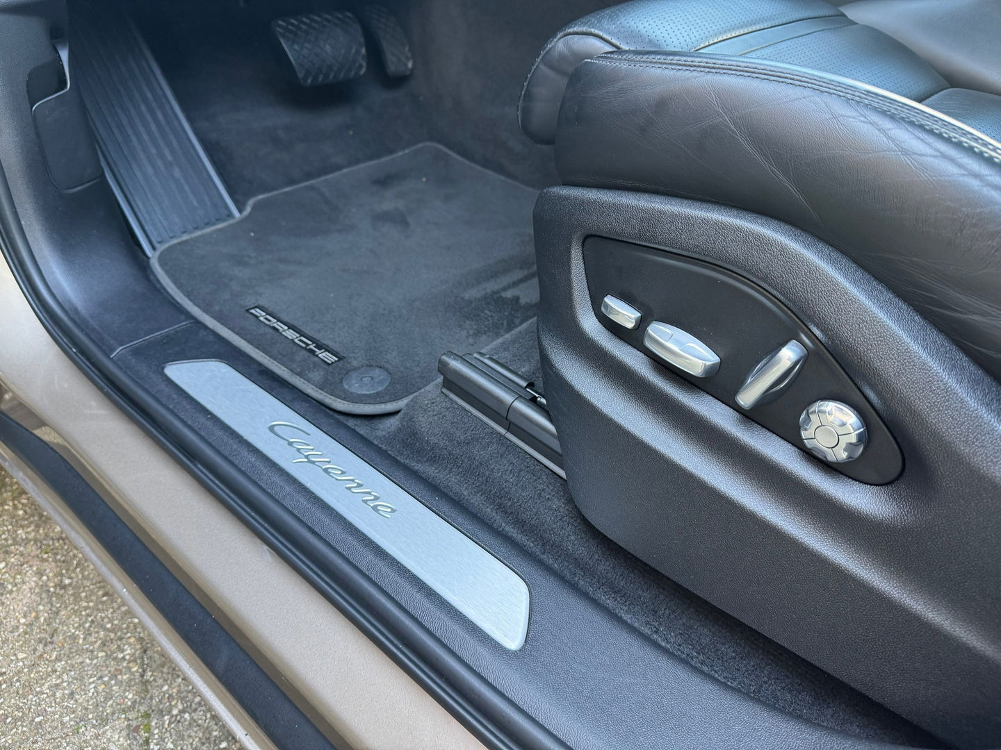 Porsche Cayenne 3.0 E-Hybrid|Pano|Sportchrono|Bose|Sportdesign|Memory|360Camera|Luchtvering|PDLS+|Leder|463PK