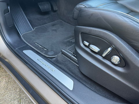 Porsche Cayenne 3.0 E-Hybrid|Pano|Sportchrono|Bose|Sportdesign|Memory|360Camera|Luchtvering|PDLS+|Leder|463PK