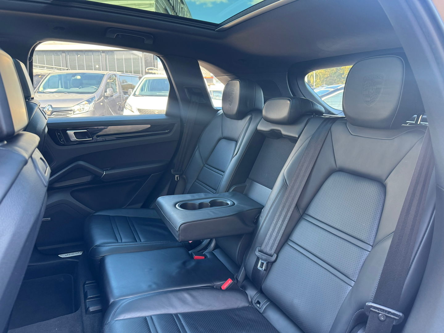 Porsche Cayenne 3.0 E-Hybrid|Pano|Sportchrono|Bose|Sportdesign|Memory|360Camera|Luchtvering|PDLS+|Leder|463PK