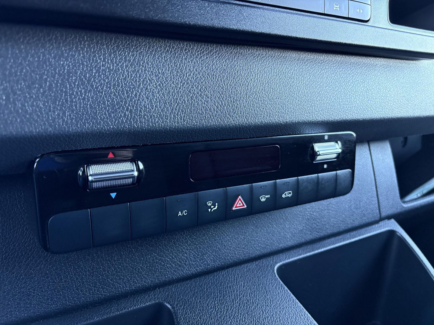 Mercedes-Benz Sprinter 319 L2H2 | 3,5 TON Trekgewicht | LEDER | LED