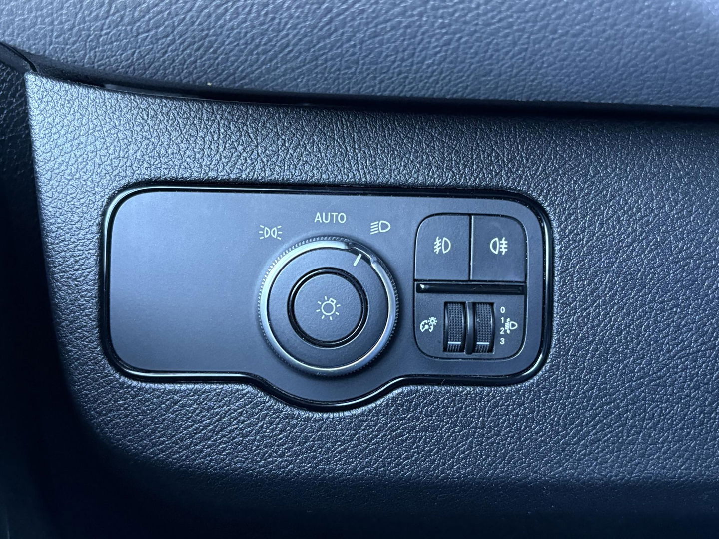 Mercedes-Benz Sprinter 319 L2H2 | 3,5 TON Trekgewicht | LEDER | LED