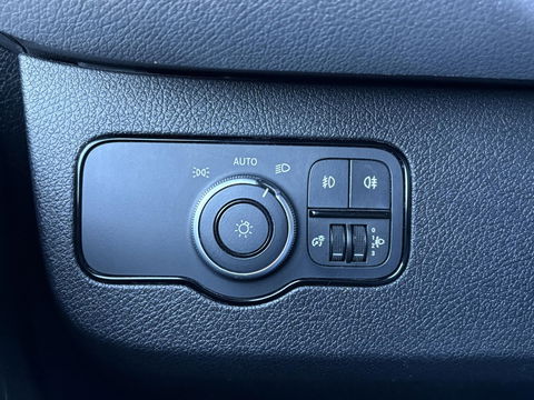 Mercedes-Benz Sprinter 319 L2H2 | 3,5 TON Trekgewicht | LEDER | LED