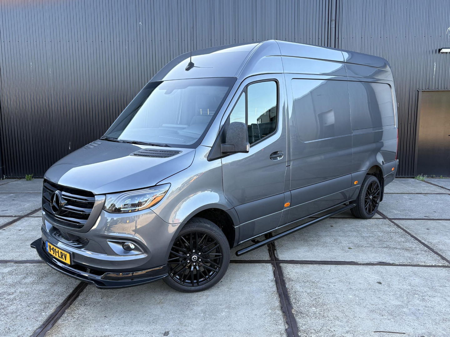 Mercedes-Benz Sprinter 319 L2H2 | 3,5 TON Trekgewicht | LEDER | LED