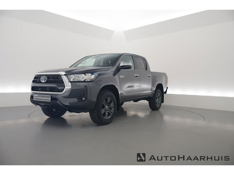Toyota Hilux 2.4 D-4D Double Cab Challenger | "VAN" | Automaat | Grijs kent. | Trekhaak | Camera | Adapt. Cruise | Apple CarPlay