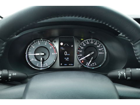 Toyota Hilux 2.4 D-4D Double Cab Challenger | "VAN" | Automaat | Grijs kent. | Trekhaak | Camera | Adapt. Cruise | Apple CarPlay
