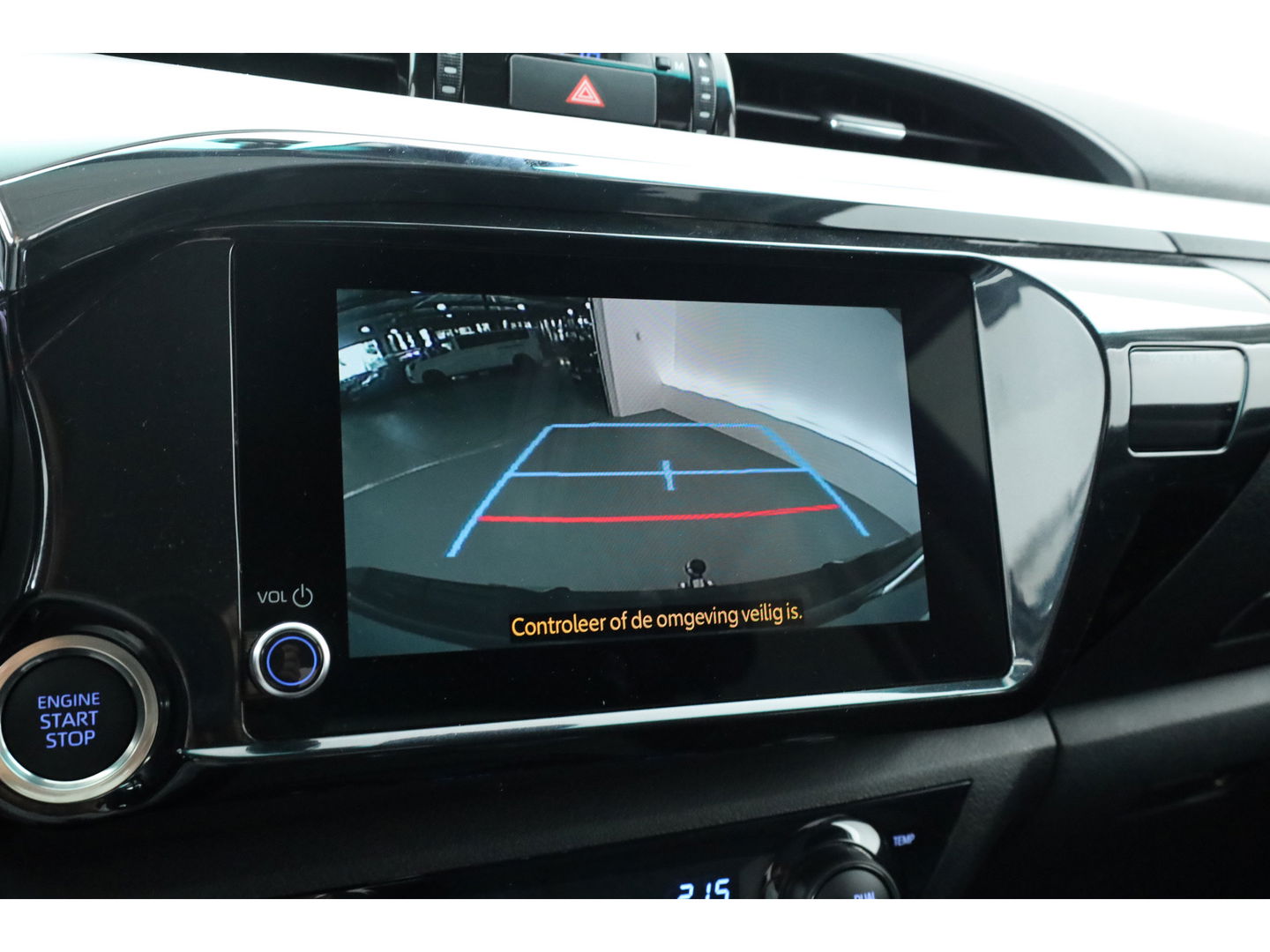 Toyota Hilux 2.4 D-4D Double Cab Challenger | "VAN" | Automaat | Grijs kent. | Trekhaak | Camera | Adapt. Cruise | Apple CarPlay