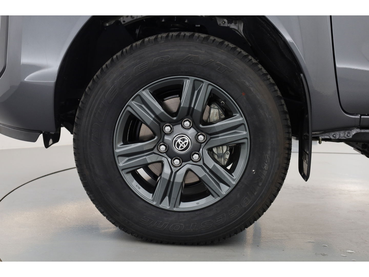 Toyota Hilux 2.4 D-4D Double Cab Challenger | "VAN" | Automaat | Grijs kent. | Trekhaak | Camera | Adapt. Cruise | Apple CarPlay