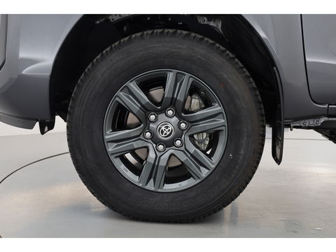 Toyota Hilux 2.4 D-4D Double Cab Challenger | "VAN" | Automaat | Grijs kent. | Trekhaak | Camera | Adapt. Cruise | Apple CarPlay