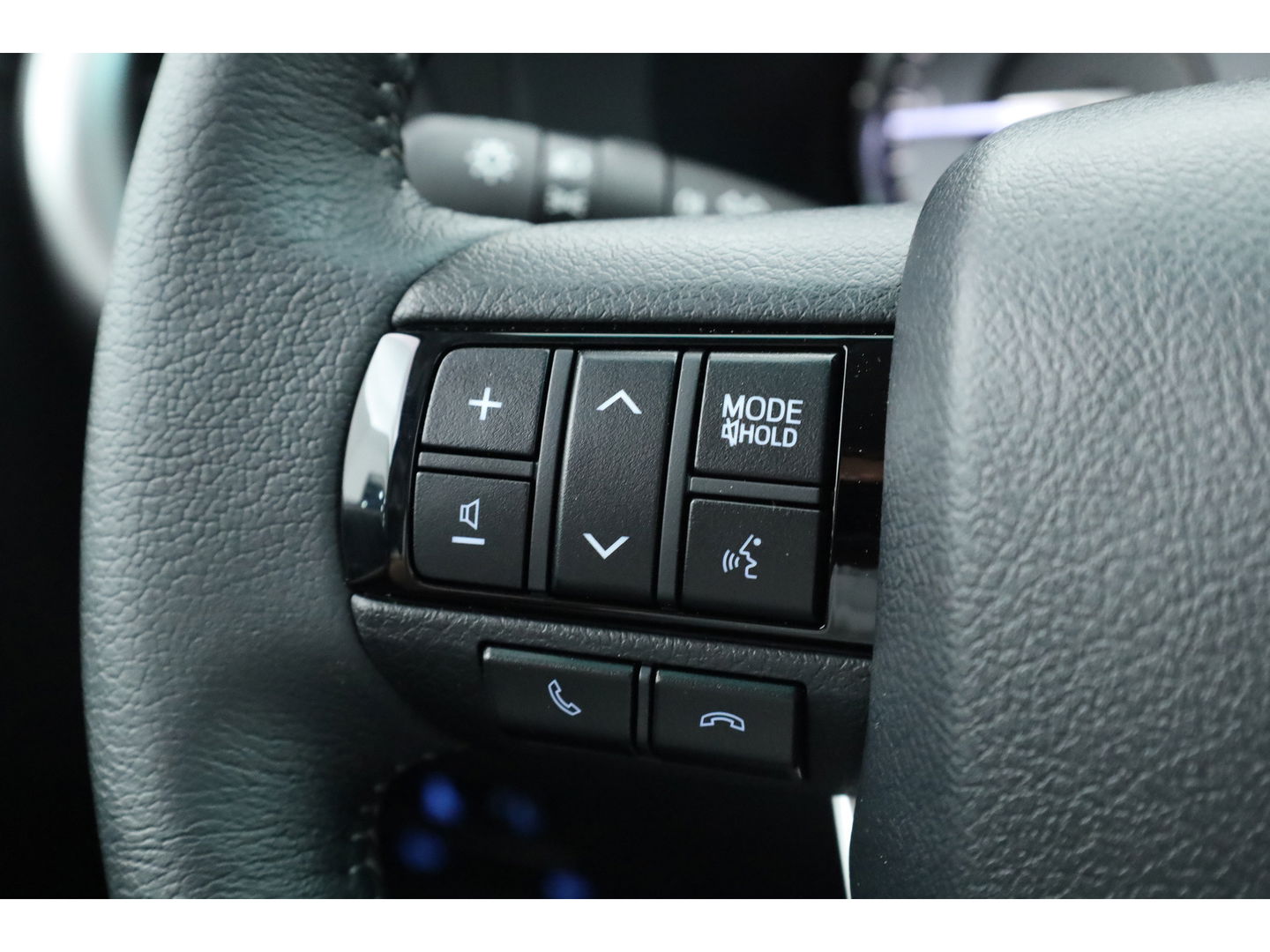 Toyota Hilux 2.4 D-4D Double Cab Challenger | "VAN" | Automaat | Grijs kent. | Trekhaak | Camera | Adapt. Cruise | Apple CarPlay