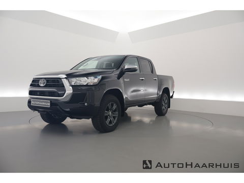 Toyota Hilux 2.4 D-4D Double Cab Challenger | "VAN" | Automaat | Grijs kent. |  Trekhaak | Camera | Adapt. Cruise | Apple CarPlay