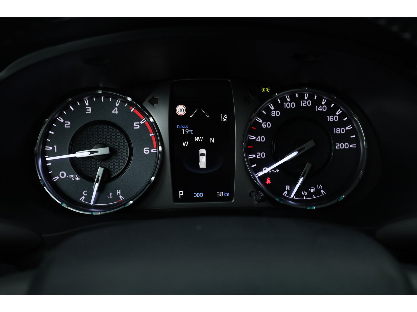 Toyota Hilux 2.4 D-4D Double Cab Challenger | "VAN" | Automaat | Grijs kent. |  Trekhaak | Camera | Adapt. Cruise | Apple CarPlay