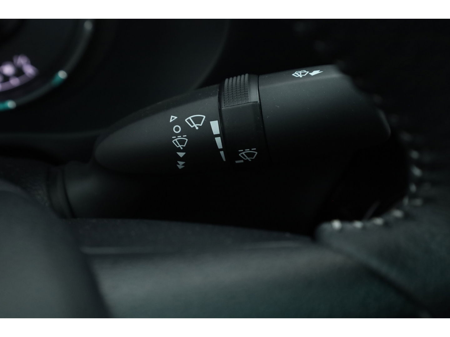 Toyota Hilux 2.4 D-4D Double Cab Challenger | "VAN" | Automaat | Grijs kent. |  Trekhaak | Camera | Adapt. Cruise | Apple CarPlay