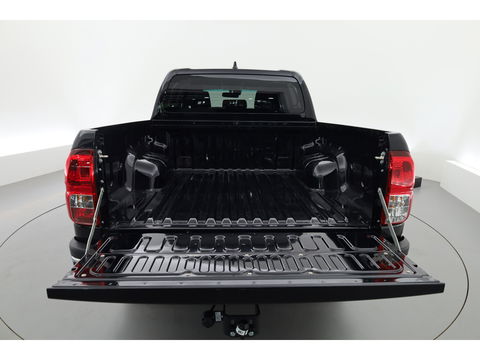 Toyota Hilux 2.4 D-4D Double Cab Challenger | "VAN" | Automaat | Grijs kent. |  Trekhaak | Camera | Adapt. Cruise | Apple CarPlay