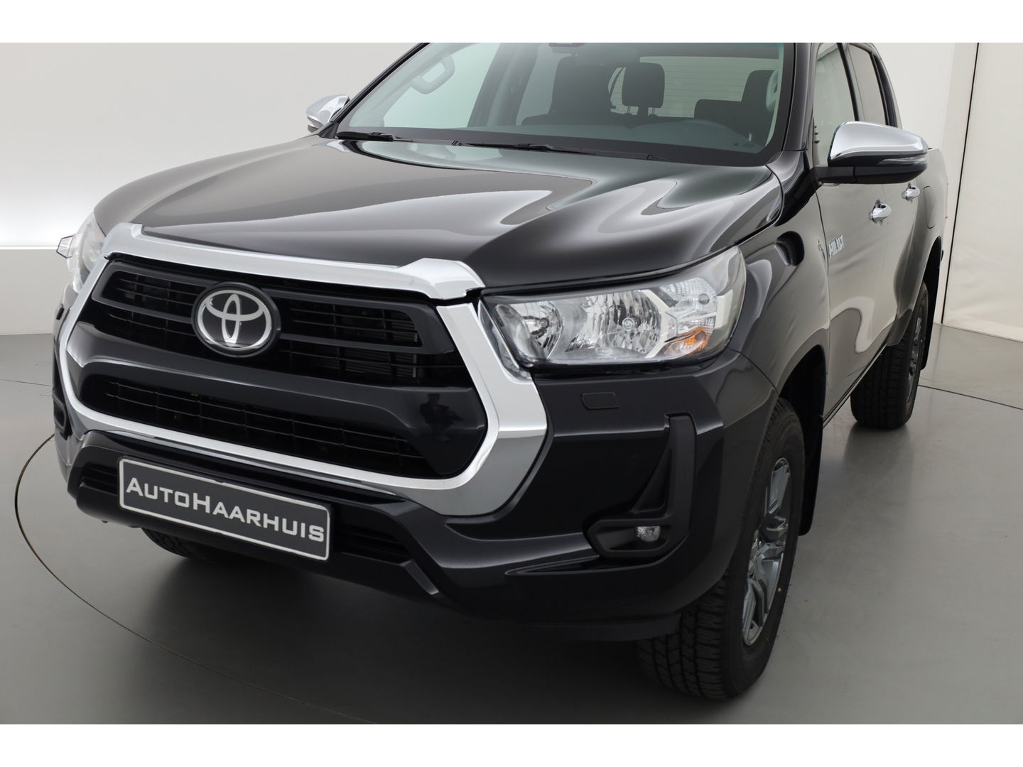 Toyota Hilux 2.4 D-4D Double Cab Challenger | "VAN" | Automaat | Grijs kent. |  Trekhaak | Camera | Adapt. Cruise | Apple CarPlay