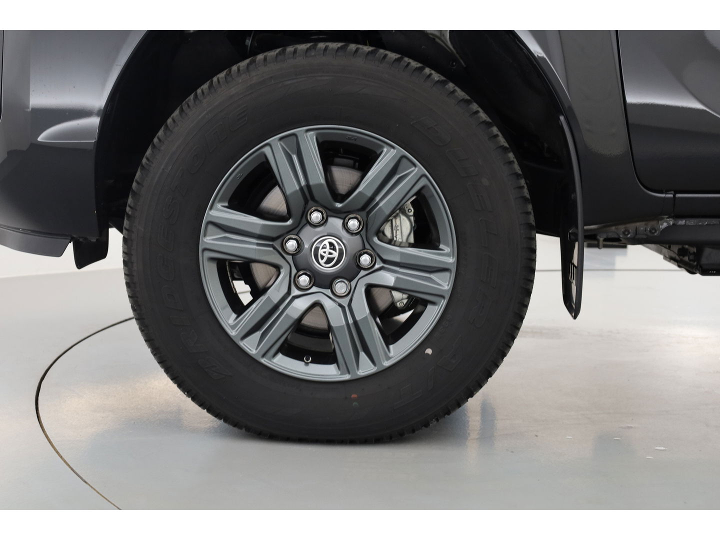 Toyota Hilux 2.4 D-4D Double Cab Challenger | "VAN" | Automaat | Grijs kent. |  Trekhaak | Camera | Adapt. Cruise | Apple CarPlay