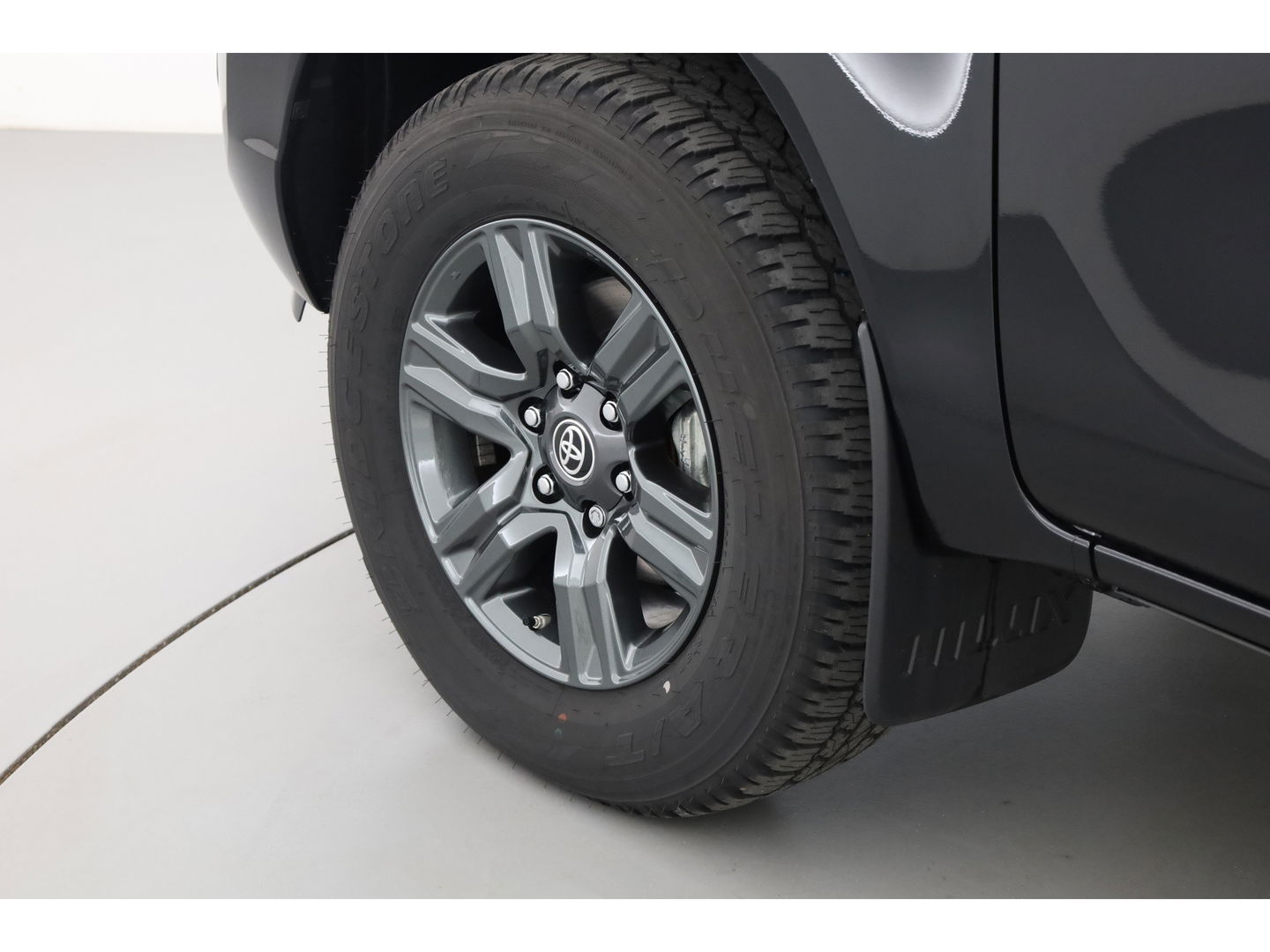Toyota Hilux 2.4 D-4D Double Cab Challenger | "VAN" | Automaat | Grijs kent. |  Trekhaak | Camera | Adapt. Cruise | Apple CarPlay