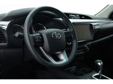 Toyota Hilux 2.4 D-4D Double Cab Challenger | "VAN" | Automaat | Grijs kent. |  Trekhaak | Camera | Adapt. Cruise | Apple CarPlay