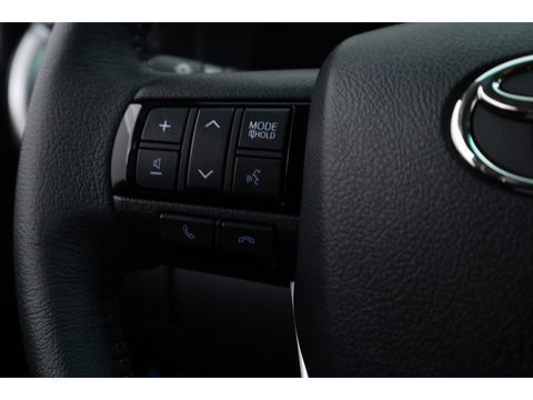 Toyota Hilux 2.4 D-4D Double Cab Challenger | "VAN" | Automaat | Grijs kent. |  Trekhaak | Camera | Adapt. Cruise | Apple CarPlay