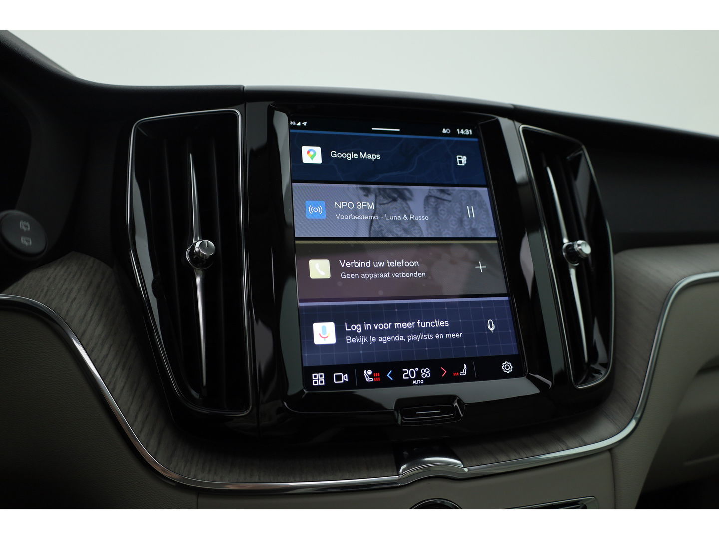 Volvo XC60 2.0 T6 Plug-in hybrid AWD Plus Bright | H&K audio | 360 camera | ACC | Blis | 4x stoel + stuurverw. |