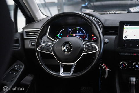 Renault Clio 1.6 E-Tech Hybrid 140 pk Automaat | BTW auto | NAP NL auto | meeneemprijs | All Seasons | LED | Navigatie | Lane assist |