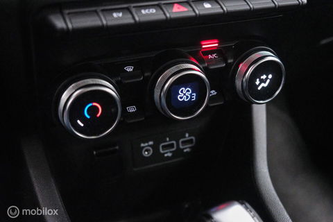 Renault Clio 1.6 E-Tech Hybrid 140 pk Automaat | BTW auto | NAP NL auto | meeneemprijs | All Seasons | LED | Navigatie | Lane assist |