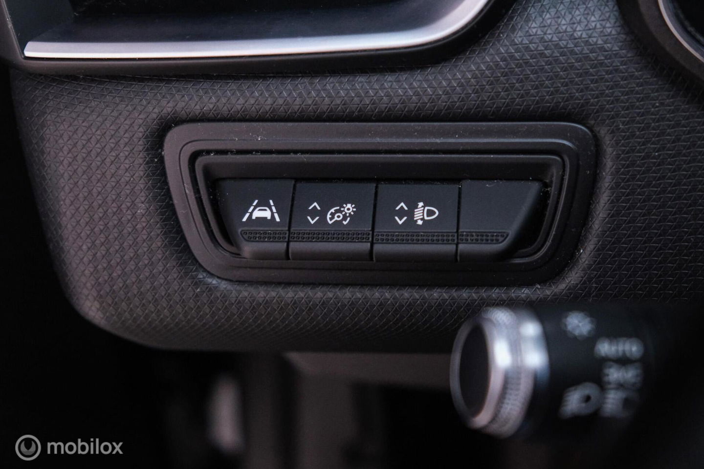 Renault Clio 1.6 E-Tech Hybrid 140 pk Automaat | BTW auto | NAP NL auto | meeneemprijs | All Seasons | LED | Navigatie | Lane assist |
