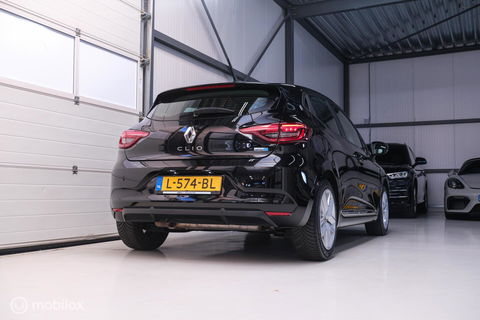 Renault Clio 1.6 E-Tech Hybrid 140 pk Automaat | BTW auto | NAP NL auto | meeneemprijs | All Seasons | LED | Navigatie | Lane assist |