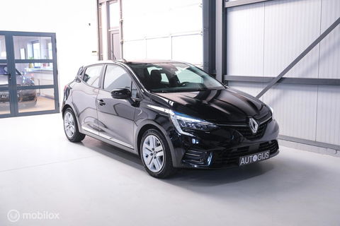 Renault Clio 1.6 E-Tech Hybrid 140 pk Automaat | BTW auto | NAP NL auto | meeneemprijs | All Seasons | LED | Navigatie | Lane assist |