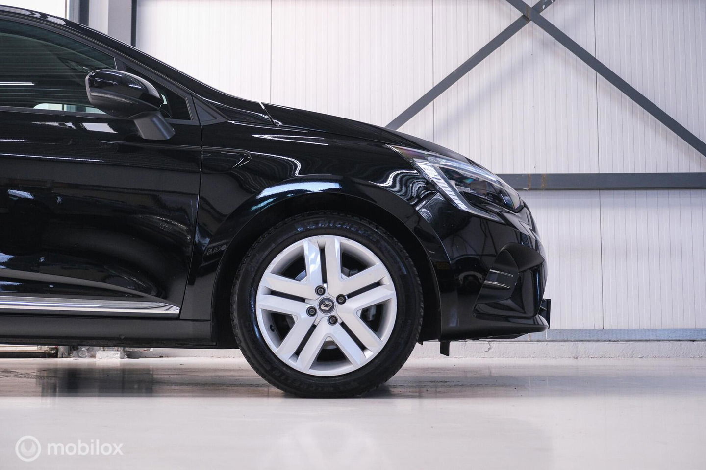 Renault Clio 1.6 E-Tech Hybrid 140 pk Automaat | BTW auto | NAP NL auto | meeneemprijs | All Seasons | LED | Navigatie | Lane assist |
