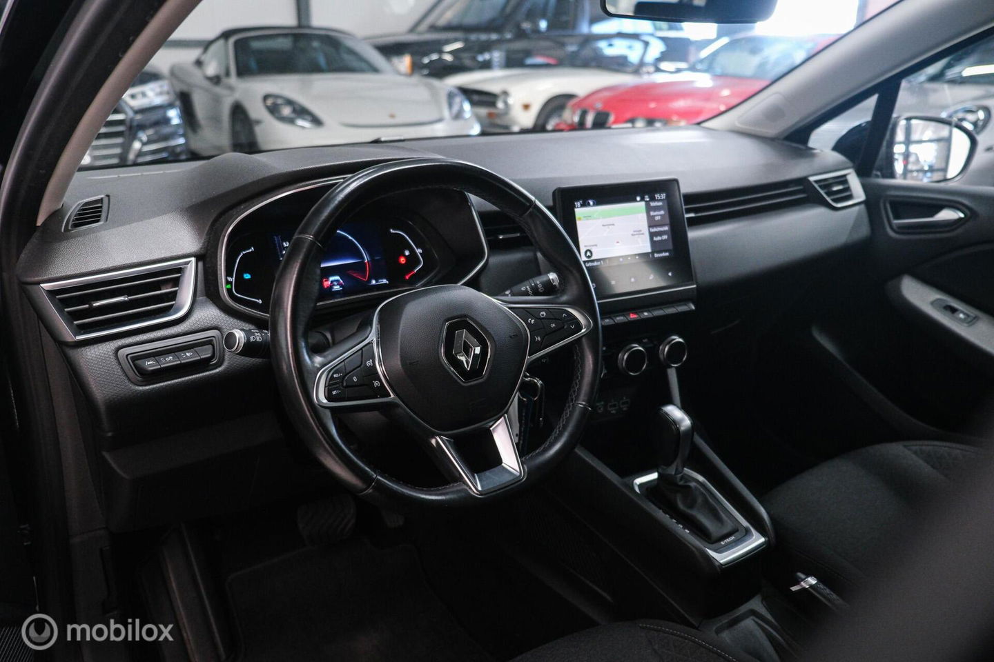 Renault Clio 1.6 E-Tech Hybrid 140 pk Automaat | BTW auto | NAP NL auto | meeneemprijs | All Seasons | LED | Navigatie | Lane assist |
