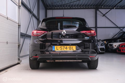 Renault Clio 1.6 E-Tech Hybrid 140 pk Automaat | BTW auto | NAP NL auto | meeneemprijs | All Seasons | LED | Navigatie | Lane assist |